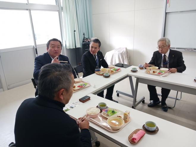 給食試食